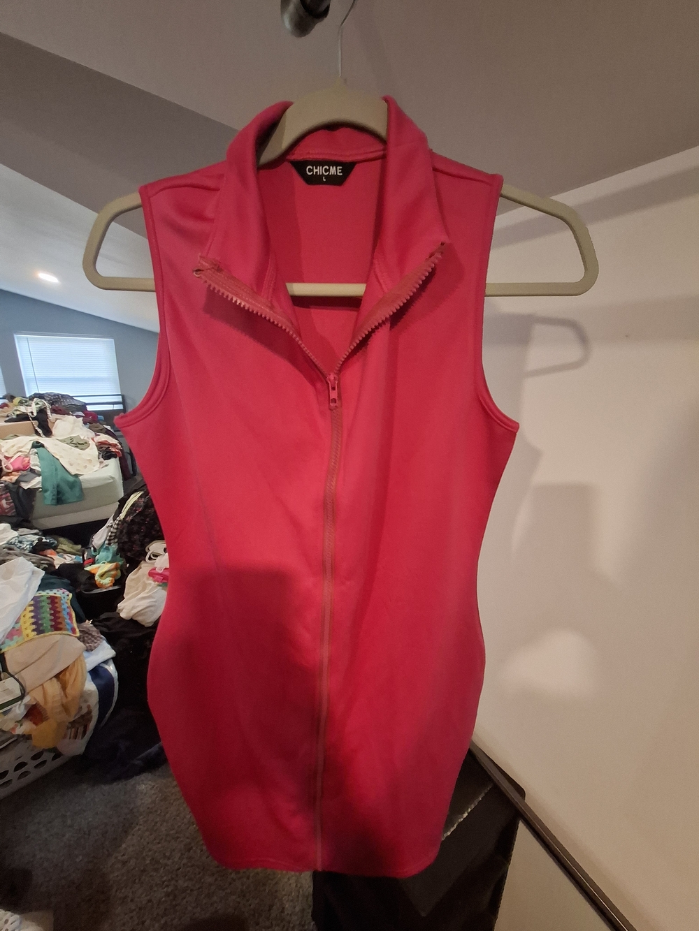 chic Sleeveless Zip-Front Tank Top in Hot Pink NWOT